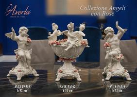 Angelo Grande Bianco Con Rose Con Mano Destra In Alto H.32 Cm In Porcellana Di Capodimonte Completo Di Scatola