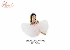 Ballerina Seduta Con Vestito Paillettes Rosa H.17 Cm In Porcellana Di Capodimonte Completa Di Scatola Trofeo