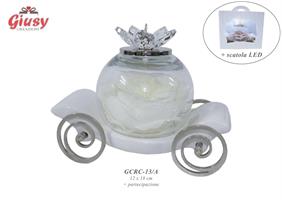 Carrozza Con Base Capodimonte 12x18 Cm Con Coppa In Vetro Con Rosa Panna Completo Di Scatola Led