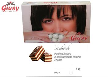 MARIDA SANDWICH: Mandorla Tostata Ricoperta Di Cioccolato Bianco,Latte E Fondente Senza Amidi   1 Kg