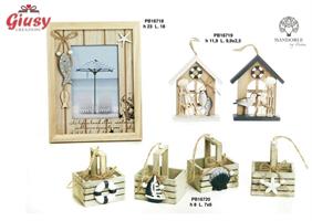 Applicazione Casetta Con Marinari In Legno 2 Soggetti Assortiti 11.9 Cm   12*144