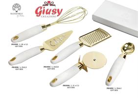 Grattuggia In Metallo Con Manico In Plastica 24 Cm Completo Di Scatola 1*36