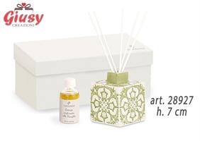 Diffusore  In Ceramica Con Decoro Verde h.7 Cm Completo Di Scatolo Ed Essenza 1*48