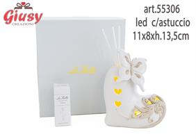 Profumatore Cuore Con Farfalla In Porcellana Con Led 11x8xh.13,5 Cm Completo Di Astuccio Ed Essenza 1*36