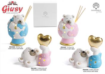 Orsetto Sdraiato Rosa Con Cuore Oro In Porcellana Con Luce Led H.9,6 Cm Con Gift Box 1*36