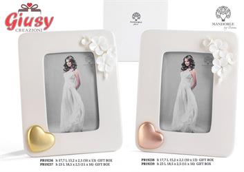 Portafoto Con Fiori E Cuore Oro In Porcellana H.17,7 Cm Completo Di Gift Box 3*18