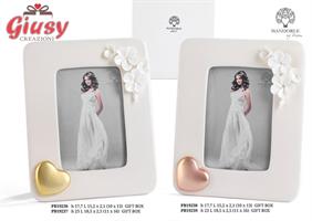 Portafoto Con Fiori E Cuore Rame In Porcellana H.17,7 Cm Completo Di Gift Box 3*18