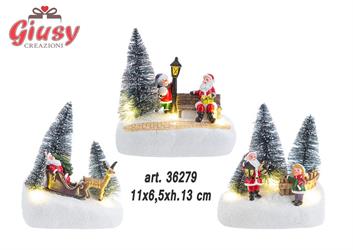 Paesaggio Natalizio In Resina Con Luce Led 3 Soggetti Assortiti 11x6,5xH.13 Cm 6*24