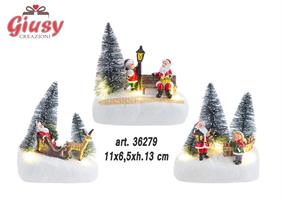 Paesaggio Natalizio In Resina Con Luce Led 3 Soggetti Assortiti 11x6,5xH.13 Cm 6*24