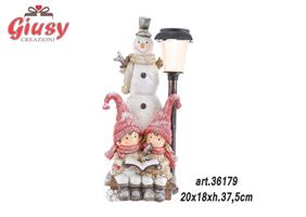 Bimbi Natalizzi Con Pupazzo Di Neve In Resina con Luci Led 20x18xH.37,5 Cm 1*4
