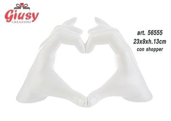 Cuore Con Mani In Resina Color Bianco 23x9xH.13 Cm Completo Di Shopper 1*12