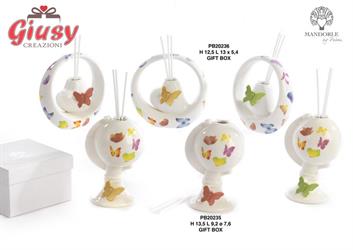Profumatore Cuore E Cerchio In Porcellana Decoro Farfalle 3 Soggetti Assortiti H.12,5 Cm Completo Di Scatola 3*24