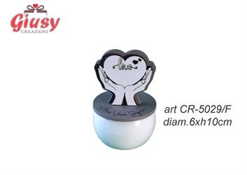 Vasetto Con Candela Decoro Mani Con Scritta Love In Legno Con Base Fango Diametro 6xH.10 Cm Completo Di Scatola