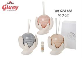 Profumatore Sfera Tra Le Mani In Porcellana Linea Especial 3 Soggetti Assortiti H.10 Cm Completo Di Scatola Ed Essenza 3*36