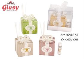 Profumatore Scatolina Gift In Porcellana 4 Soggetti Assortiti 7x7xH.8 Cm Completi Di Scatola In PVC Ed Essenza 4*48