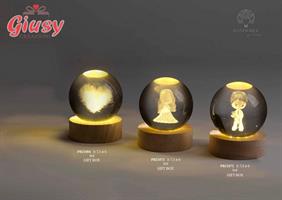Globo In Cristallo Su Base In Legno Decoro Cuore Diametro 6 Cm Con Luce Led Completo Di Scatola 4*24