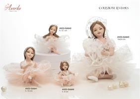 Bambola Max In Porcellana Di Capodimonte Con Vestito Bianco In Pizzo E Ventaglio 19x24 Cm Completa Di Scatola Collezione Les Dames