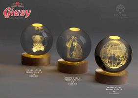Globo In Cristallo Su Base In Legno Decoro Orsetto Diametro 6 Cm Con Luce Led Completo Di Scatola 4*24