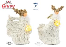 Fatina Spiritosa Con Sfera In Resina H.22,4 Cm Con Piume E Luce Led 2*8