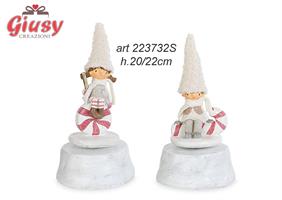 Carillon Bimba E Bimbo Con Dolci Natalizi In Resina 2 Soggetti Assortiti H.20/22 Cm Completo Di Scatola 2*12