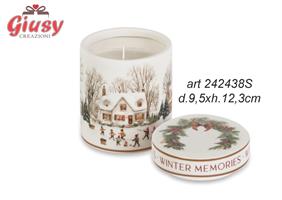 Candela In Barattolo In Porcellana Decoro Winter Memories Diametro 9.5xH.12.3 Cm Completa Di Scatola 1*12