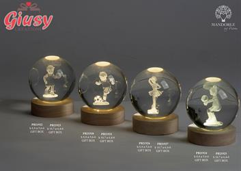 Globo Su base Con Ballerina In Legno E Cristallo Con Led Completo Di Scatola 6 Cm  4*24