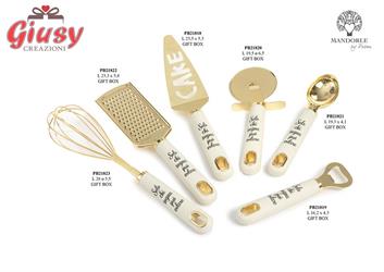 Apribottiglie Colore Oro In Metallo E Plastica Bianca, Completa Di Scatola 16,2Cm  3*36