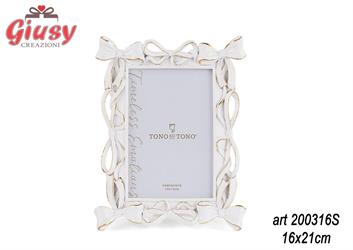 Cornice Portafoto Con Fiocco Bianco E Oro In Resina 16x20 Cm 6*24