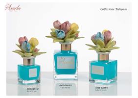 Bottiglia Quadrata Da 50 Ml Con Bagnoschiuma E Tulipani In Ceramica Di Capodimonte 9xH.12 Cm Con Scatola Borsetta