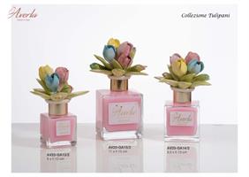 Bottiglia Quadrata Da 50 Ml Con Bagnoschiuma Rosa E Tulipani In Ceramica Di Capodimonte 9xH.12 Cm Con Scatola Borsetta