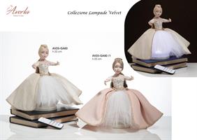 Lampada Sfera Grande Con Dama In Porcellana Di Capodimonte Vestito In Velluto Colore Panna H 23 Cm, Completa Di Scatola