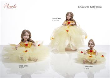 Bambola Seduta Media In Porcellana Di Capodimonte Con Tulle Giallo H 9 Cm, Completa Di Scatola